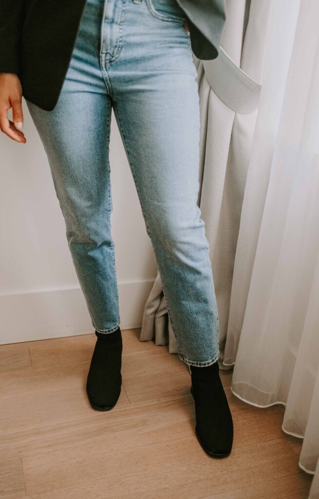 straight leg jeans with ankle boots, capsule wardrobe