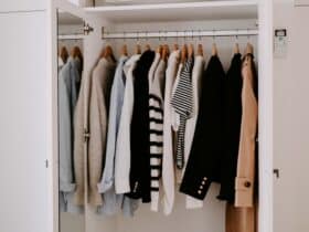 minimalist, French capsule wardrobe